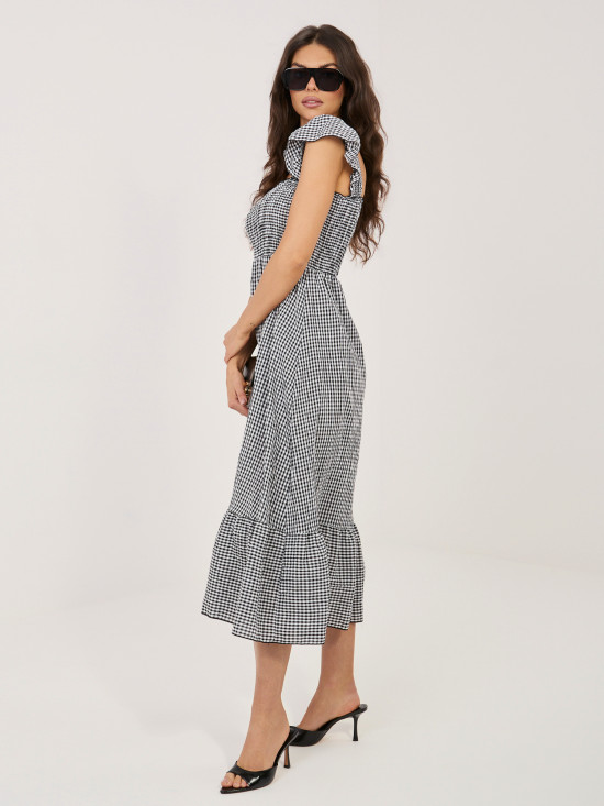 Rochie midi neagră cu volan și model în carouri