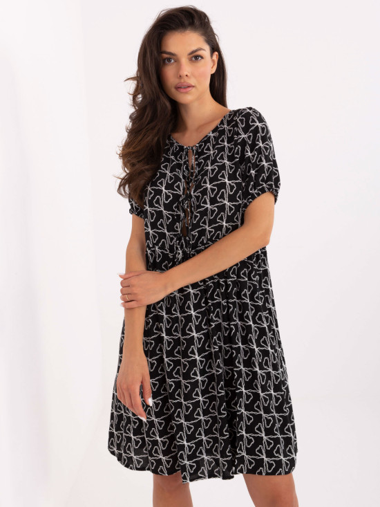 Rochie neagră evazată cu buline