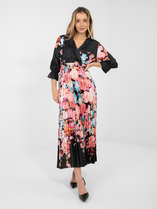 Rochie maxi neagră cu imprimeu floral și curea