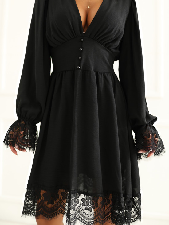 Rochie neagră evazată cu dantelă și căptușeală