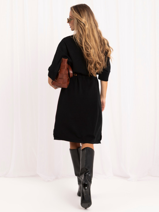 Rochie tricotată neagră oversize cu curea și guler înalt