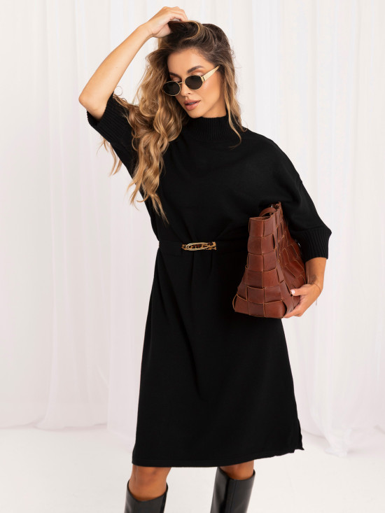 Rochie tricotată neagră oversize cu curea și guler înalt