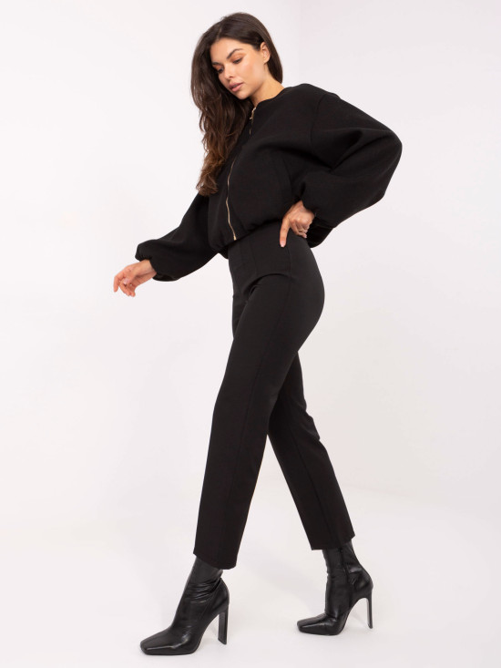 Pantaloni negri eleganți