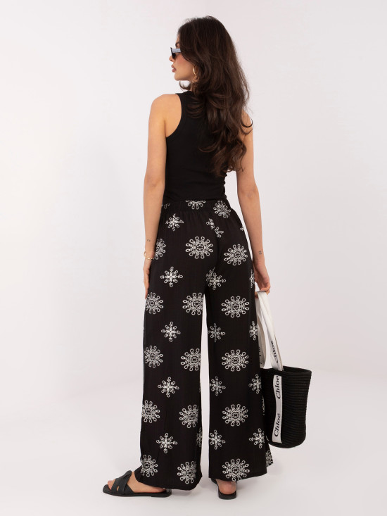 Pantaloni palazzo negri cu curea și imprimeu