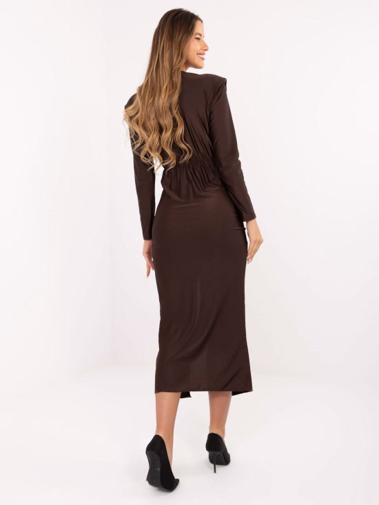Rochie midi conică maro cu decolteu petrecut