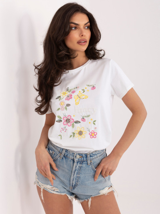 Tricou alb cu aplicație și broderie
