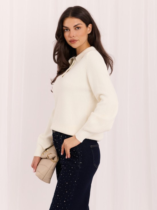 Pulover elegant ecru cu guler și nasturi