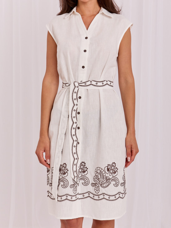 Rochie ecru evazată cu broderie și curea