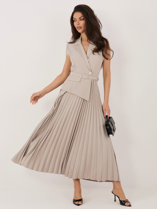 Rochie midi elegantă bej cu curea și paiete