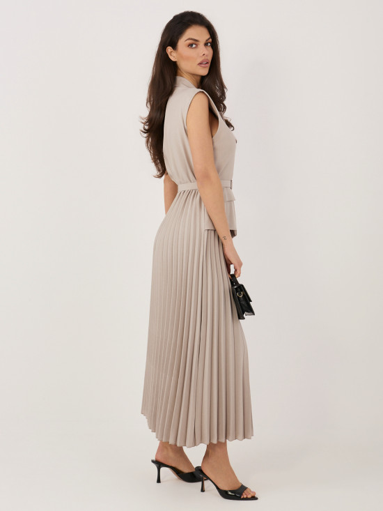 Rochie midi elegantă bej cu curea și paiete