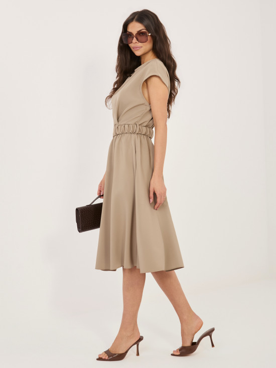 Rochie midi bej evazată cu curea