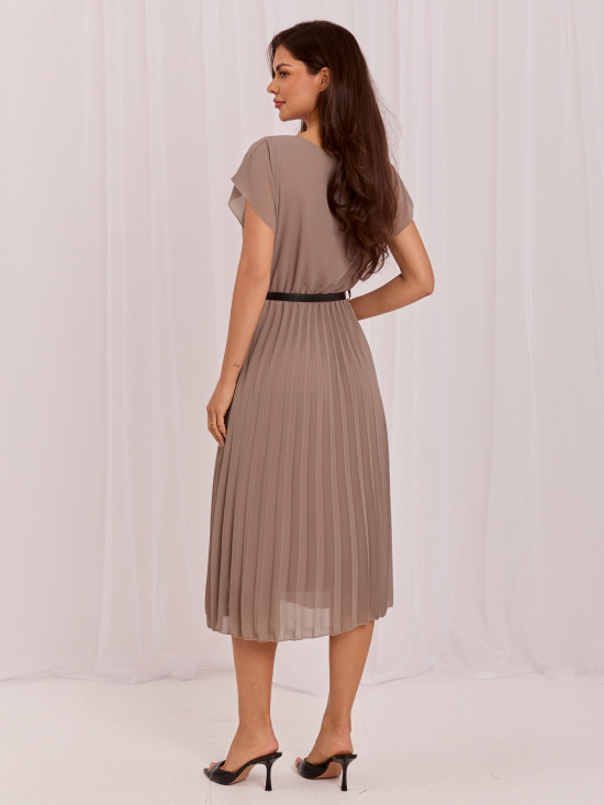 Rochie midi bej plisată cu curea