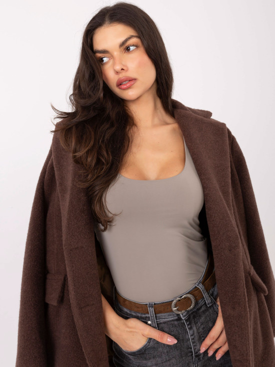 Top bej fără mâneci, cu decolteu rotund