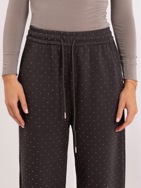 Pantaloni de trening largi grafit cu aplicație