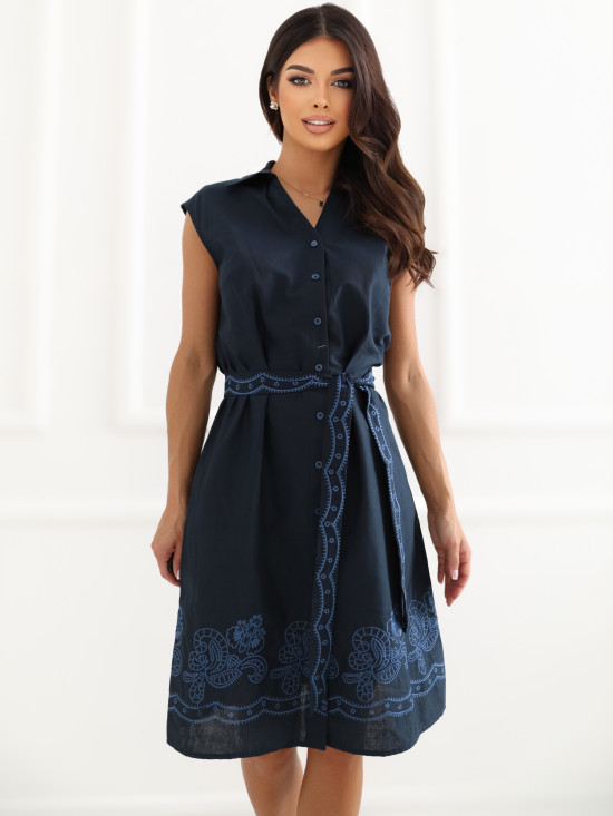 Rochie albastră evazată cu broderie și curea