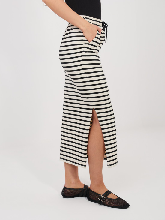 Fustă midi bej cu dungi și buzunare