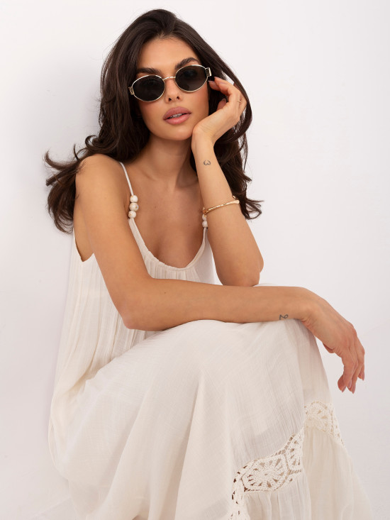 Rochie maxi bej cu detalii din dantelă