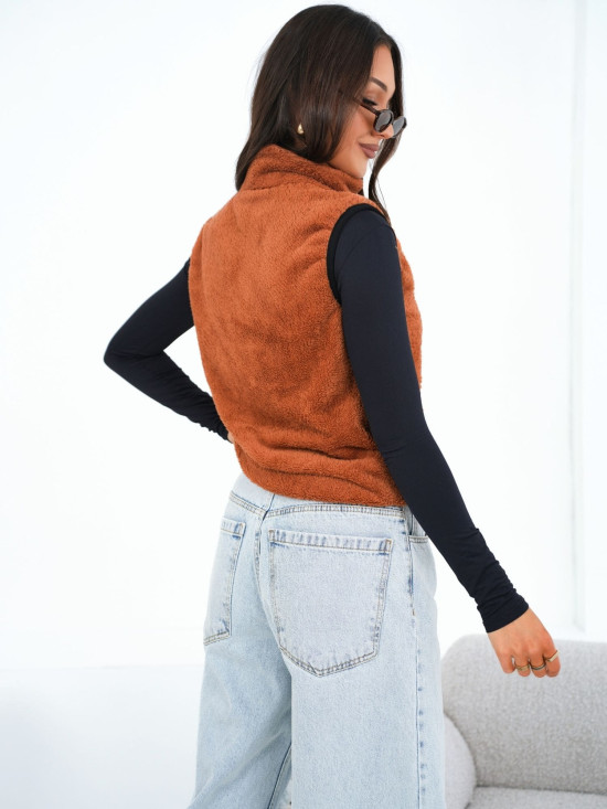 Vestă bej cu blană artificială