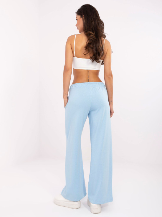Pantaloni sportivi eleganți în albastru deschis