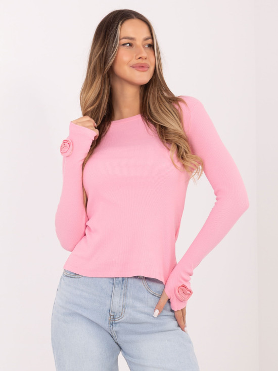 Bluză roz deschis, reiată, cu mâneci lungi