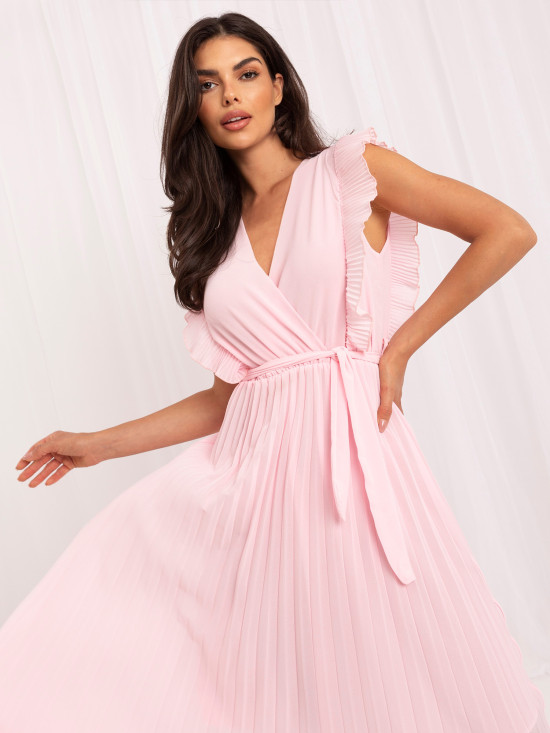 Rochie midi evazată roz deschis cu curea