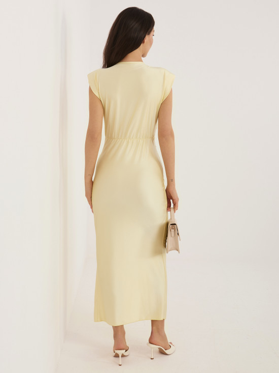 Rochie midi galbenă elegantă cu decolteu petrecut