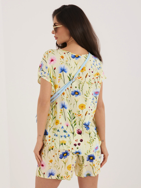 Pantaloni scurți galbeni cu imprimeu floral