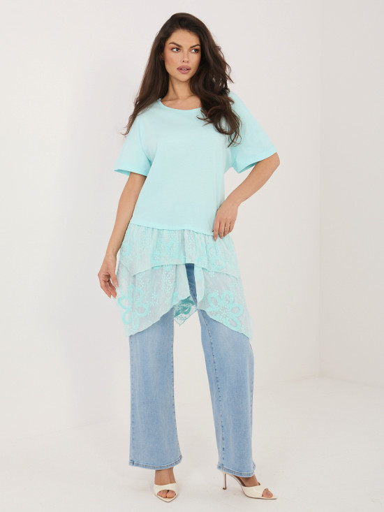 Bluză din bumbac mentă cu volan și broderie
