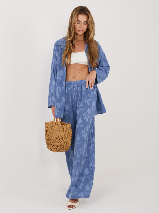 Set albastru cu cămașă și pantaloni