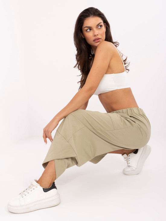 Pantaloni sportivi eleganți în culoare verde măsliniu