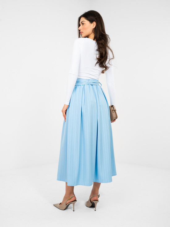Fustă midi elegantă albastră cu dungi și curea