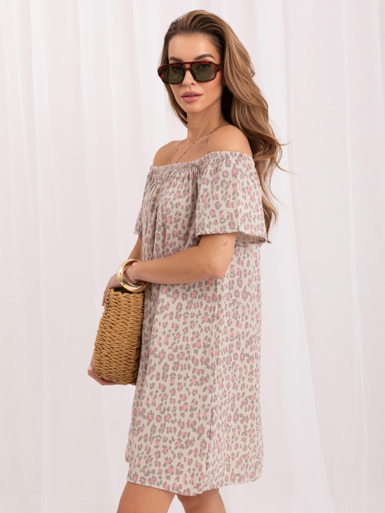 Rochie roz oversize cu imprimeu animalier și umeri căzuți
