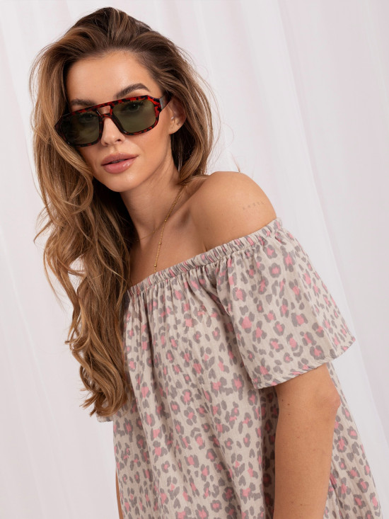 Rochie roz oversize cu imprimeu animalier și umeri căzuți