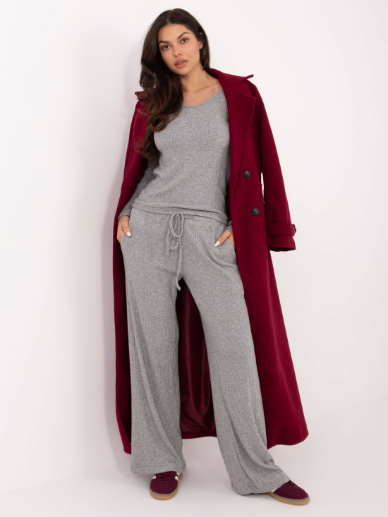 Pulover gri reiat cu decolteu în V