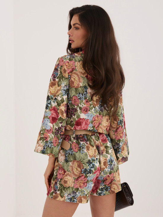 Pantaloni scurți verzi cu imprimeu floral, croială largă și curea