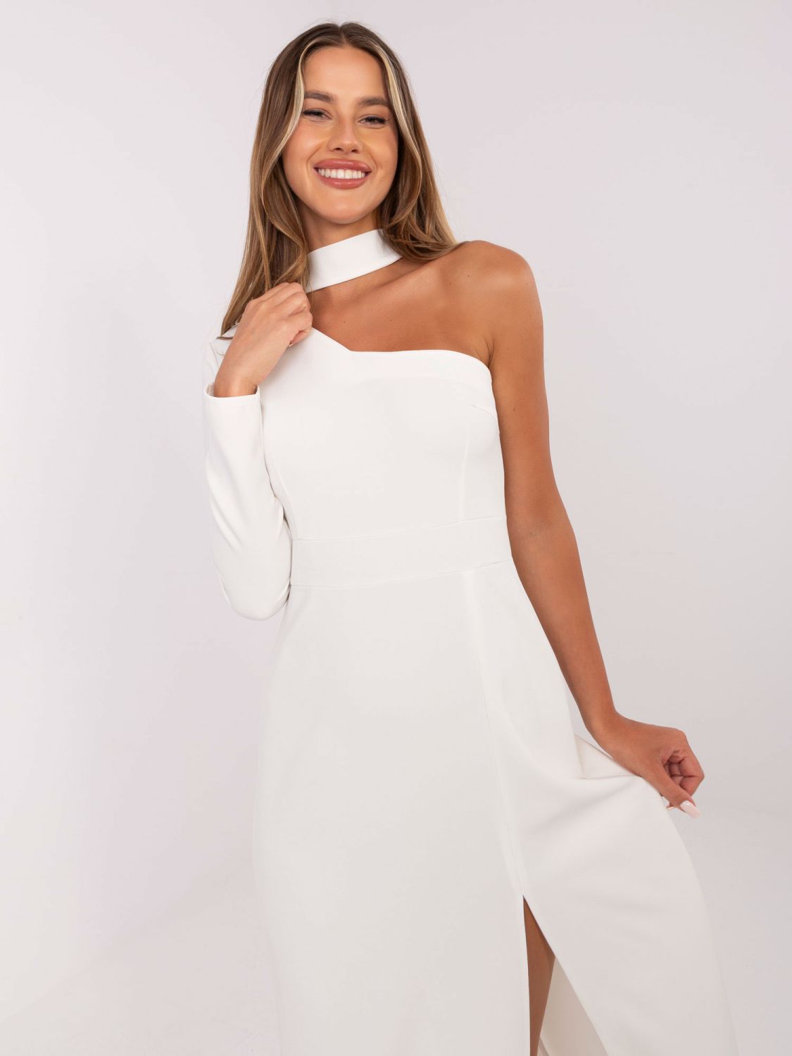 Rochie maxi ecru de seară cu un umăr