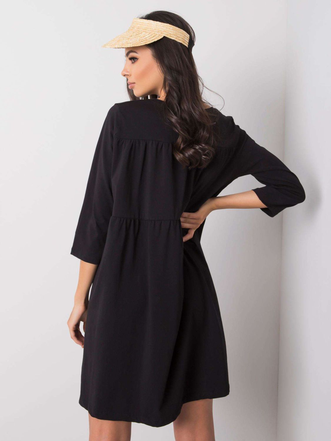 Rochie neagră lejeră