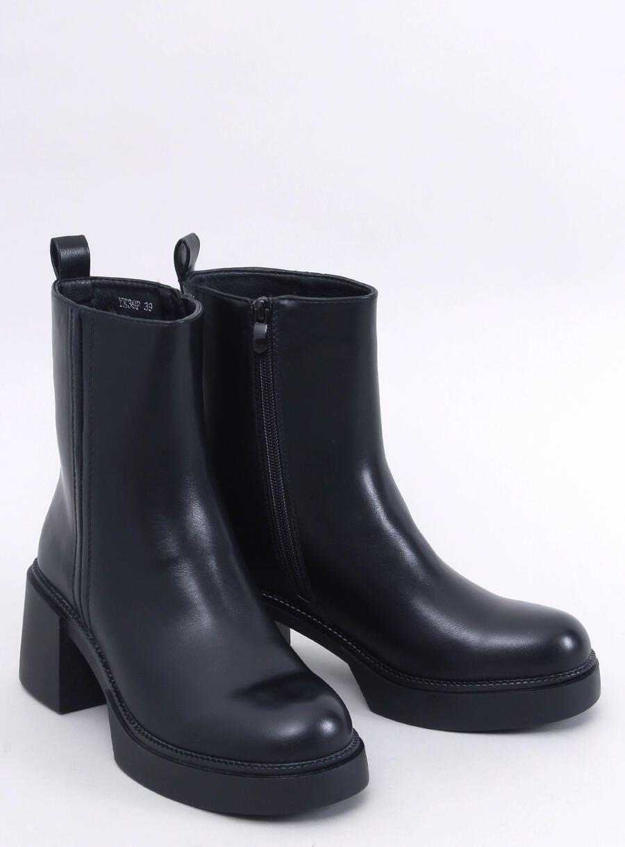 Botine negre pe toc stabil