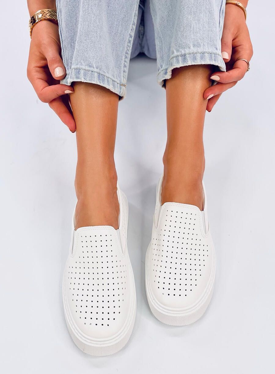 Teniși slip-on perforați albi