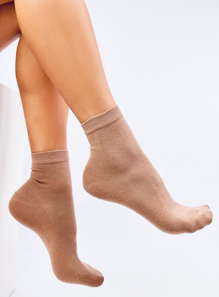 Șosete netede maro camel fără model