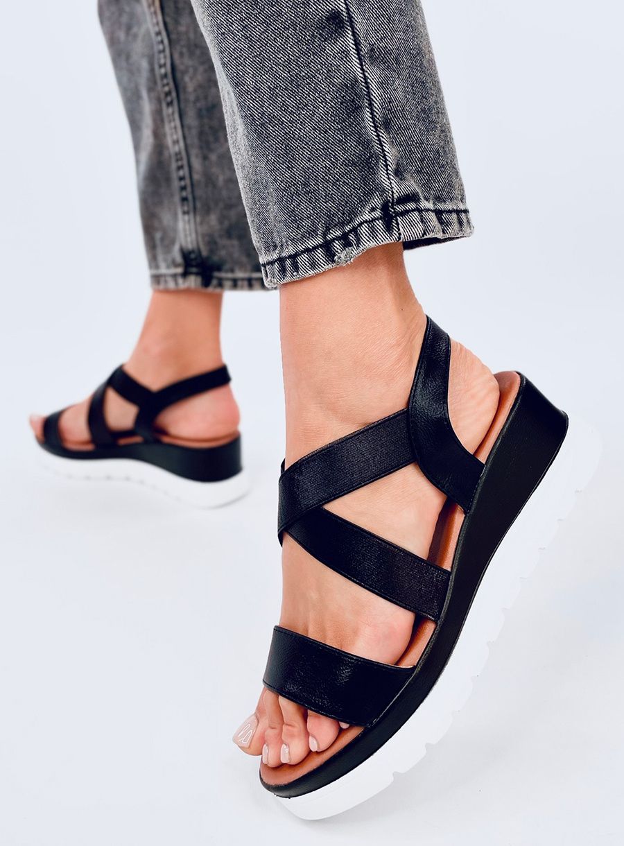 Sandale negre metalice cu toc