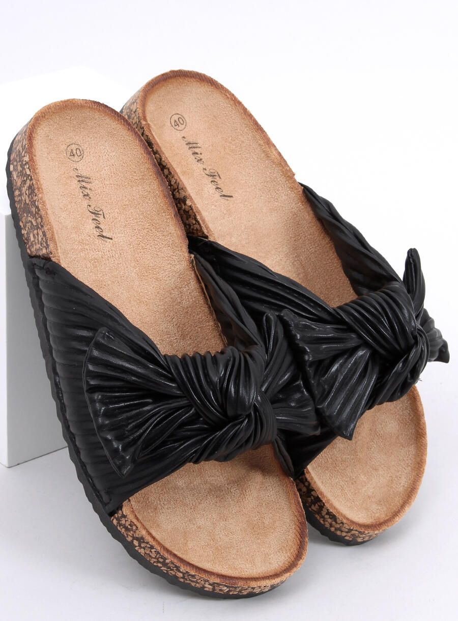 Șlapi negri cu talpă din plută