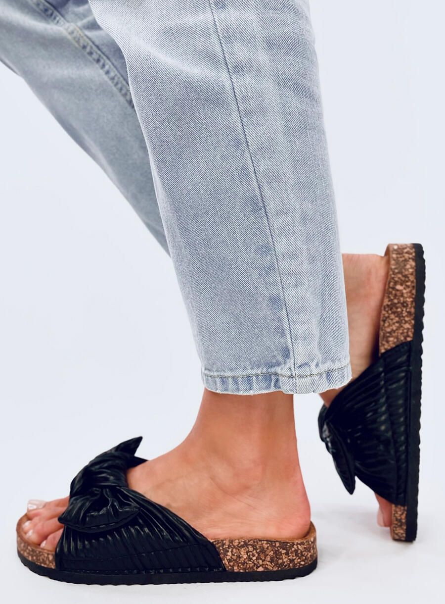 Șlapi negri cu talpă din plută