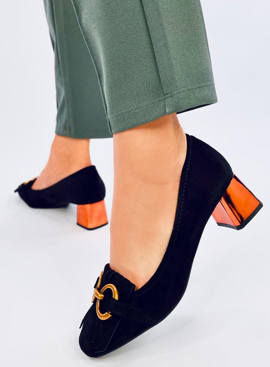 Pantofi negri cu toc color cupru