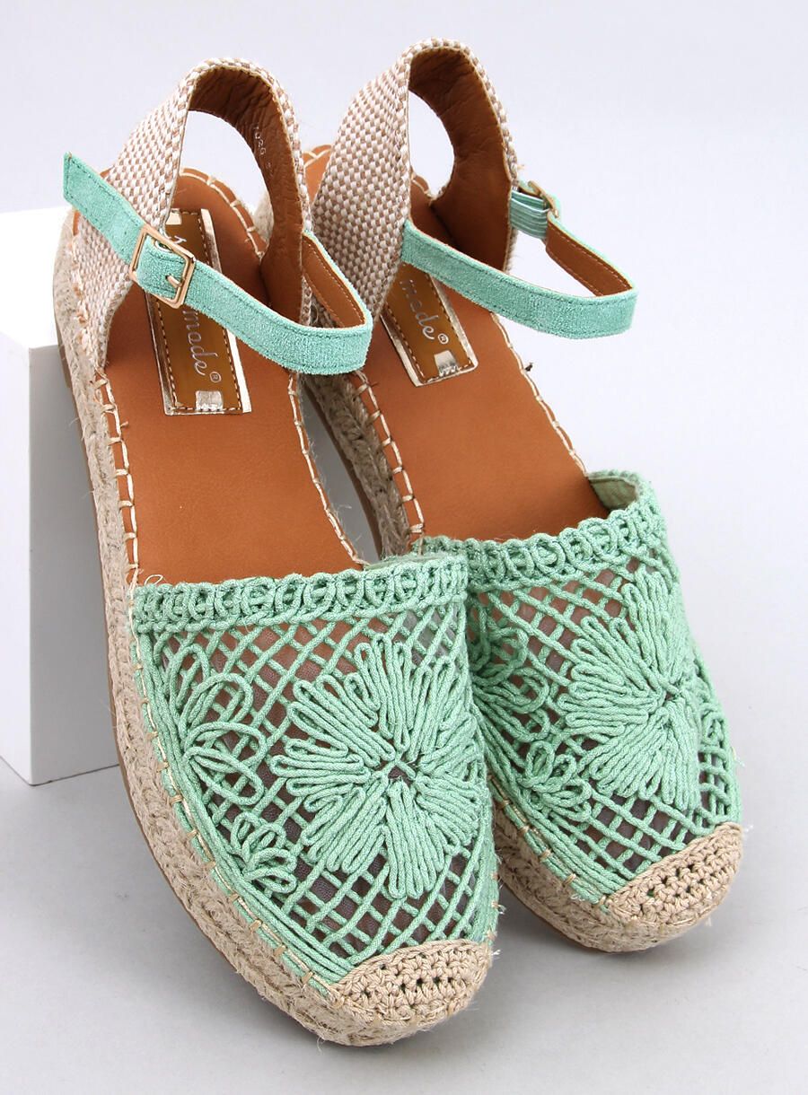 Espadrile verde deschis cu partea superioară din dantelă