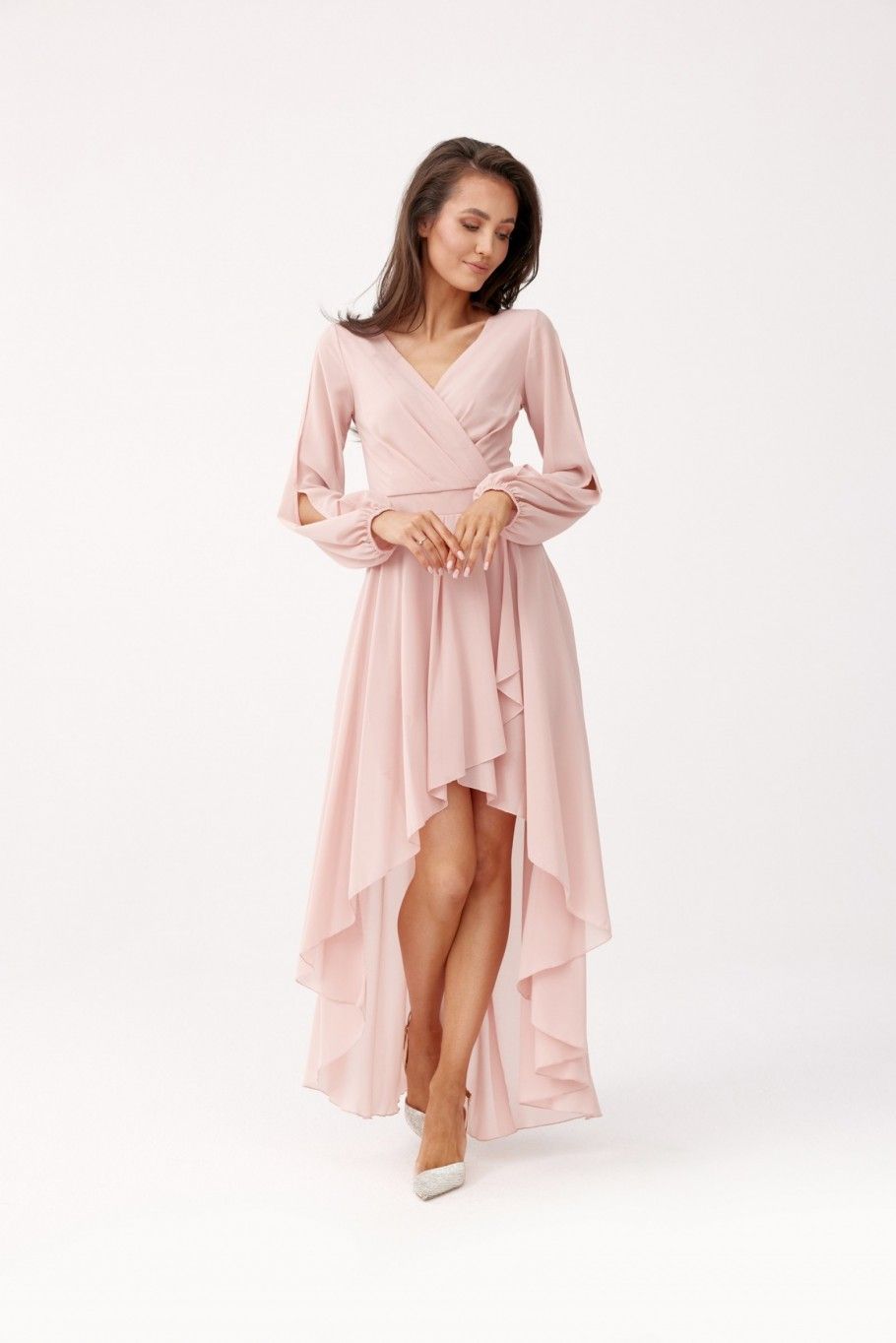 Rochie maxi asimetrică roz cu mâneci lungi