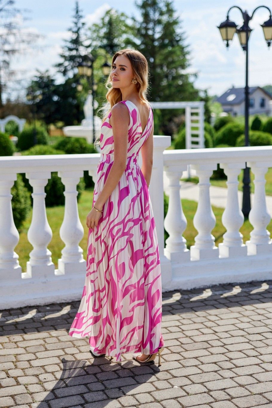 Rochie maxi din șifon cu model și decolteu petrecut