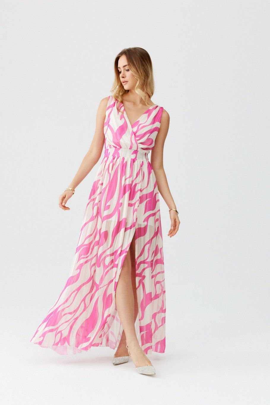 Rochie maxi din șifon cu model și decolteu petrecut