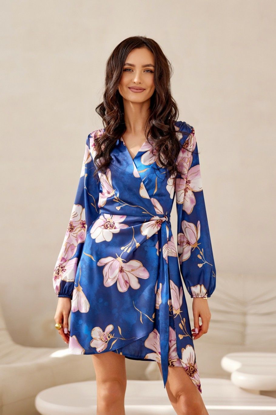 Rochie mini cu imprimeu și cordon în talie