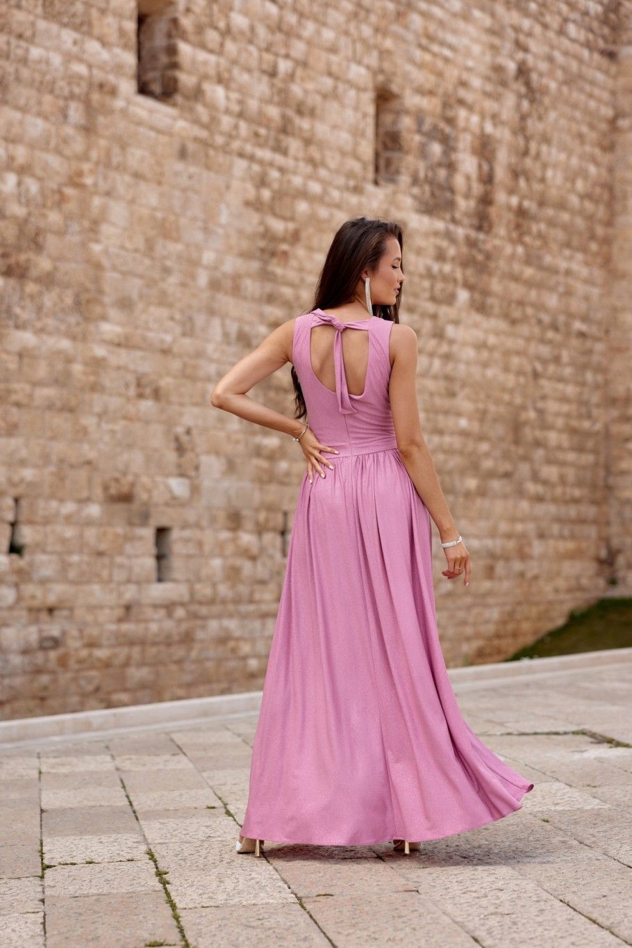 Rochie maxi brocart cu legare la spate, roz închis